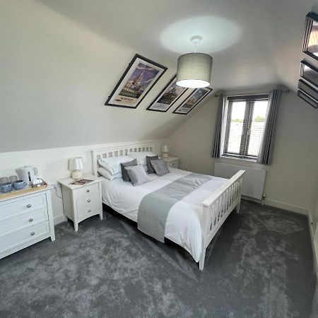 The Top Floor Stretham エクステリア 写真