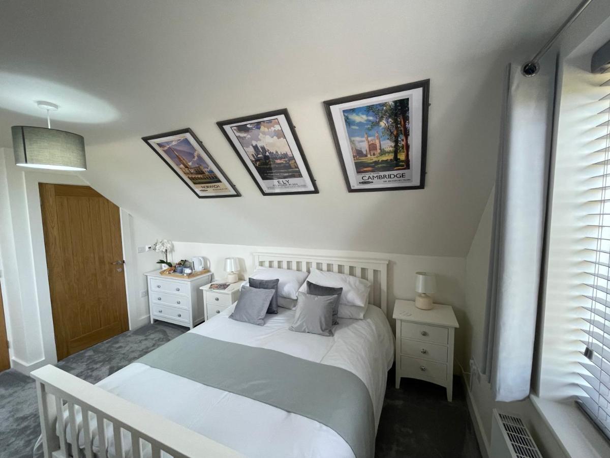 The Top Floor Stretham エクステリア 写真